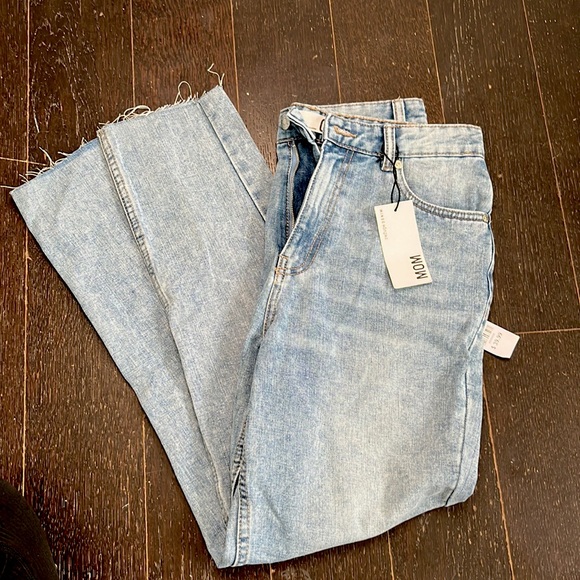 Straight leg “Mom” jeans mid wash - Picture 1 of 6